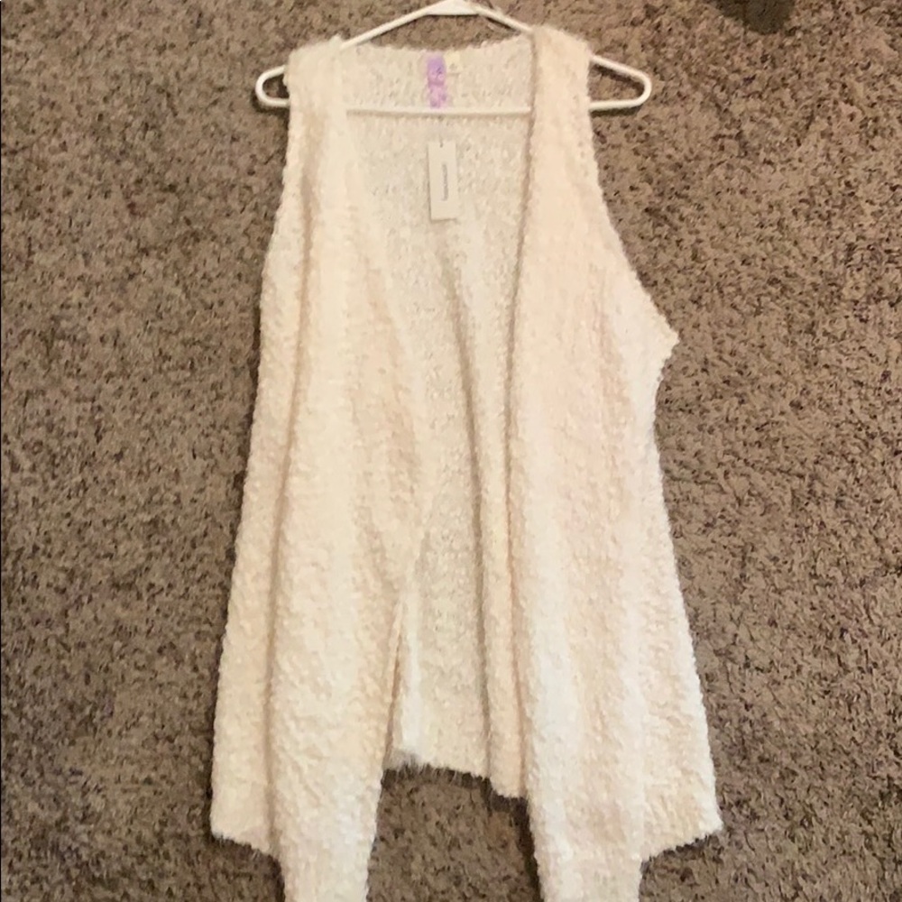 BRAND NEW Francesca’s cardigan! WILL NEGOTIATE!!
